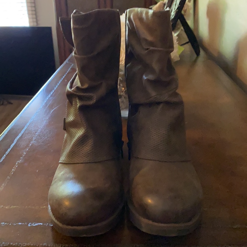 Ankle boots